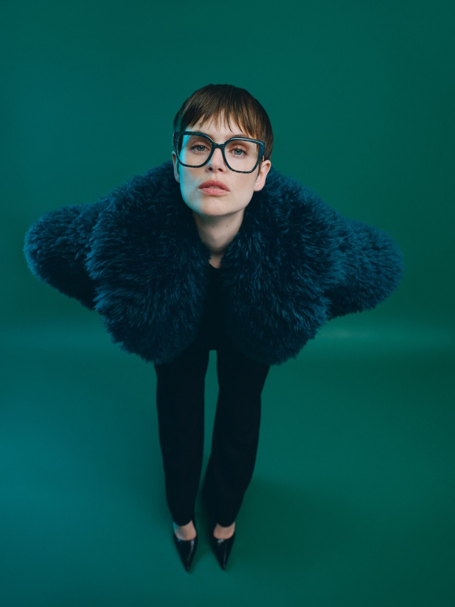 OWP: Frau mit Brille